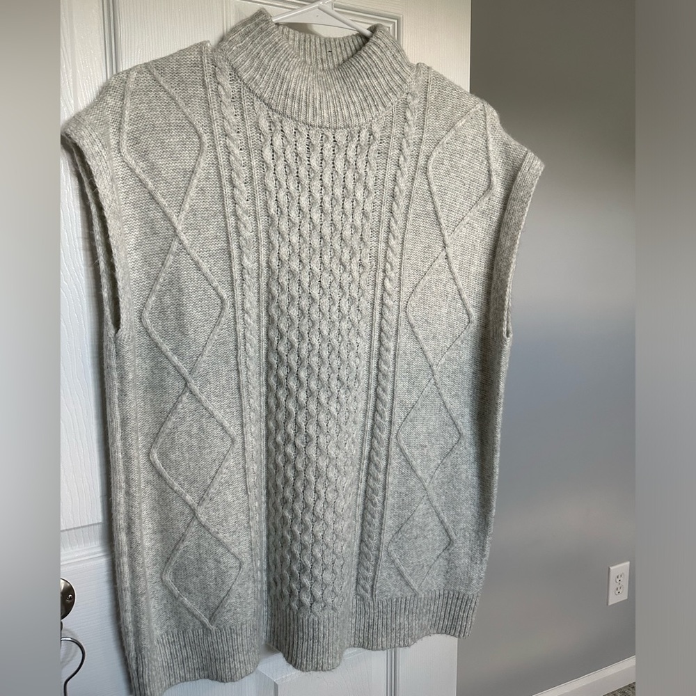 Grey sweater tank, waist length, capped sleeves